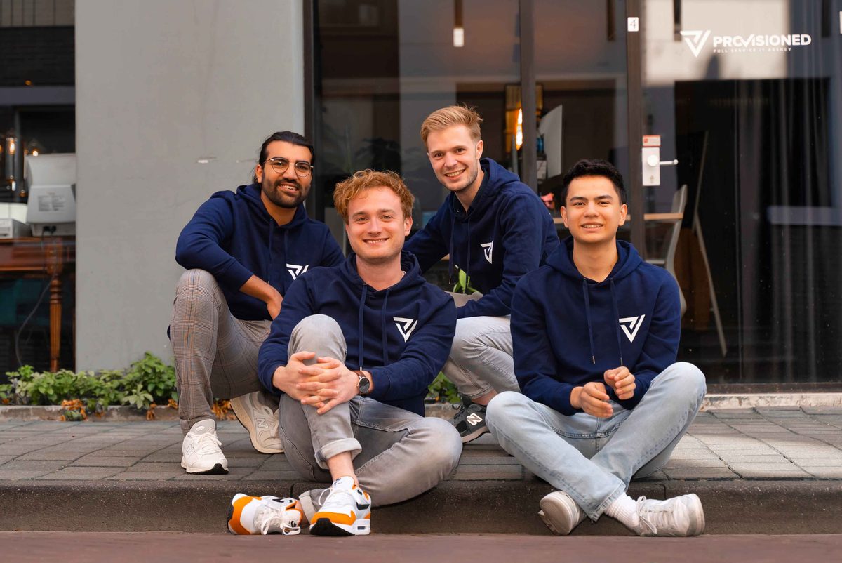 Het team van Provisioned bij kantoor in 's-Hertogenbosch